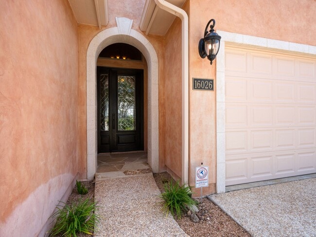 Photo - 16026 Huebner Bluff