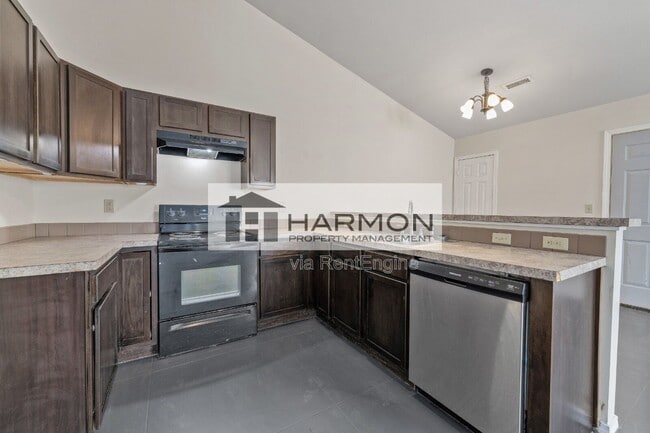 Photo - 1545 W 23rd St N