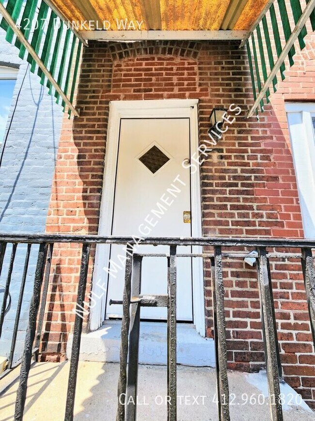 Photo - 4207 Dunkeld Way