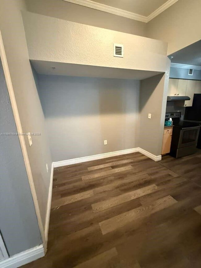 Photo - 2516 Centergate Dr Unit 306