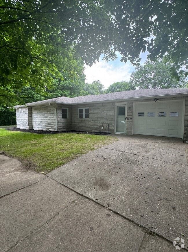 Building Photo - 701 Ravine Park Blvd Rental