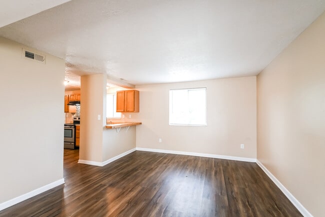 Photo - 907 Coolee Ln