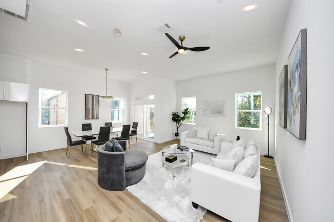 Photo - 1216 D E 34th St