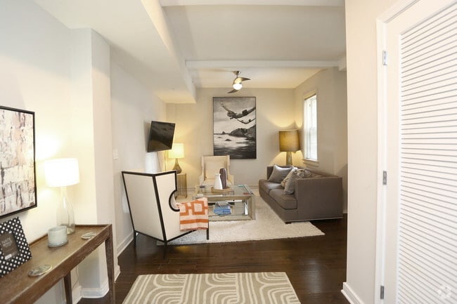 1BR,1BA,- 546 SF - Entrance
