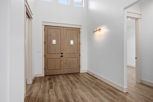 Photo - 2 Pinnacle Club Dr