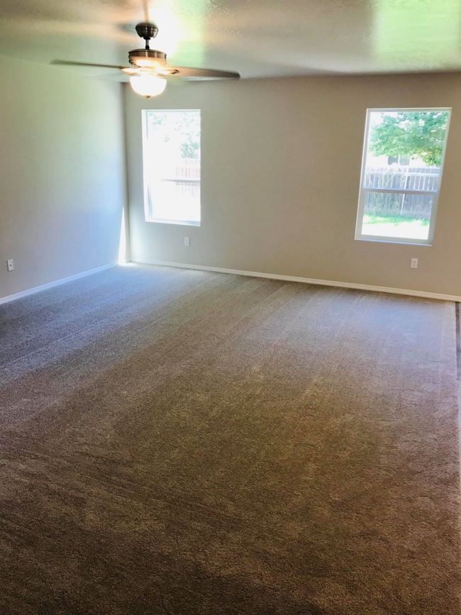 Photo - Spacious Home Canterbury Commons!