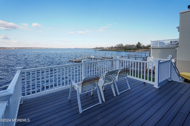 Photo - 91 Cayuga Ave