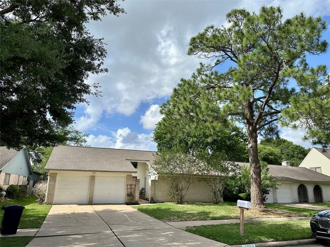 Photo - 16007 Mill Point Dr