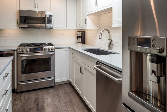 Photo - Furnished Townhouse On Hillcrest Country Club