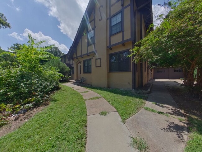 Photo - 807 N Carter St Unit 1
