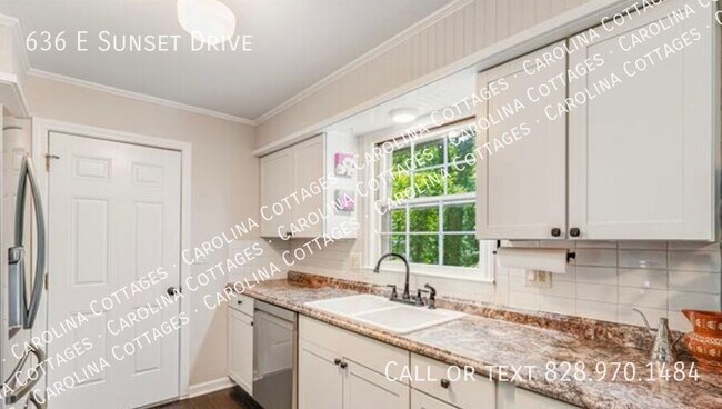 Photo - 636 E Sunset Dr