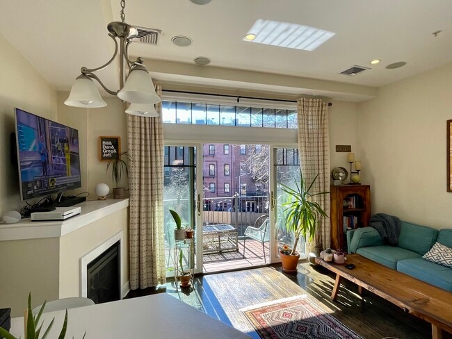 Building Photo - 410 Columbus Ave Unit 2