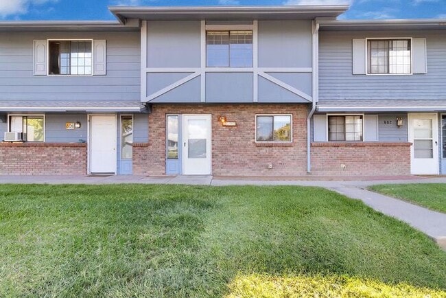 Building Photo - 2 Bedroom Condo near CMU