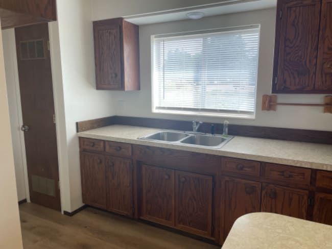471-795-795 Miller Ln