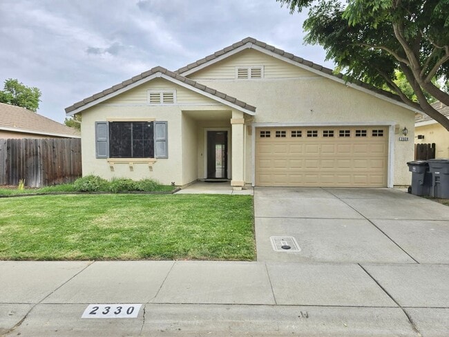 Building Photo - A Bright and Welcoming Home in East Davis