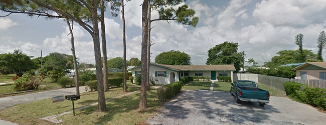 Building Photo - Charming 2-Bedroom Lake Worth Apartment – Water Included!
