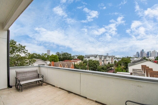 Photo - 2303 Yupon St