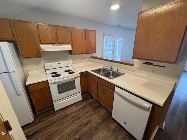 Photo - 2918 Faversham Pl