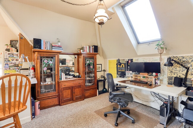 Photo - 1927 E Locust St