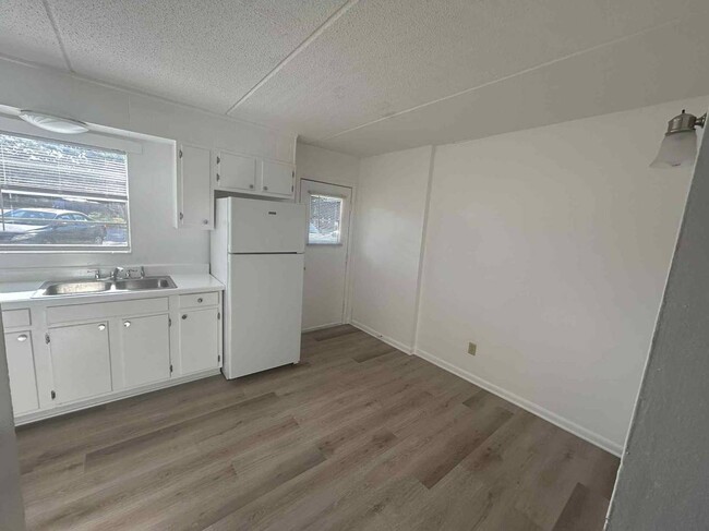 Photo - Pine Ridge Apartments at Shalimar