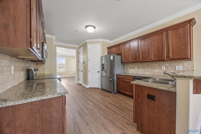 Photo - 120 Park Square Ln