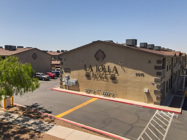 La Jolla Place Apartments