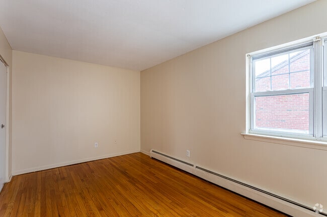2BR, 1BA Townhouse - Bedroom