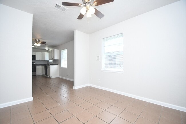 Building Photo - 2112 Thonig Rd