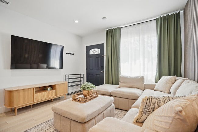 Photo - 6702 Saint Clair Ave Unit Main House