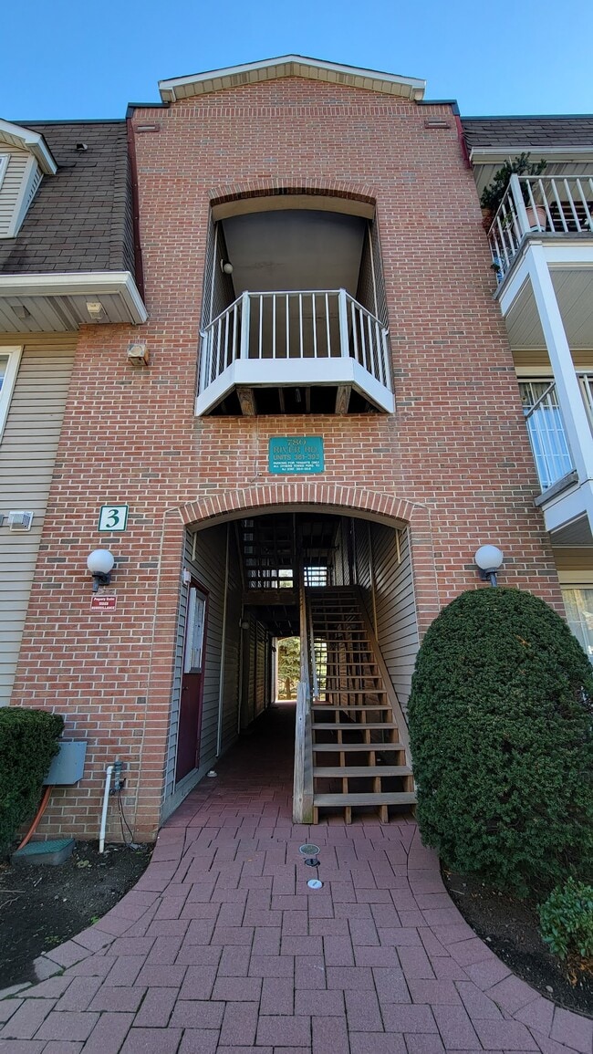 Exterior entrance - 780 River Rd Unit 373