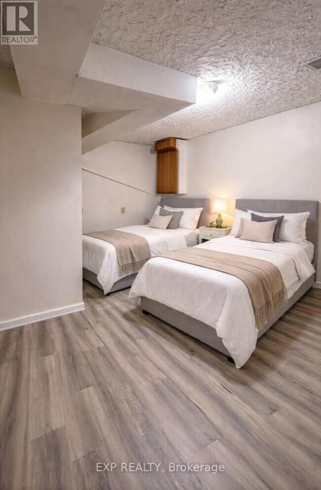 Photo - 44 Wright Crescent