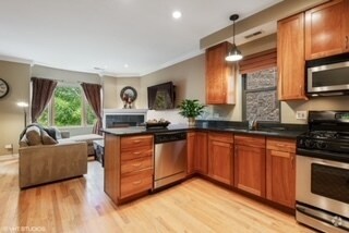Building Photo - 2035 W Crystal St Unit 1 Rental