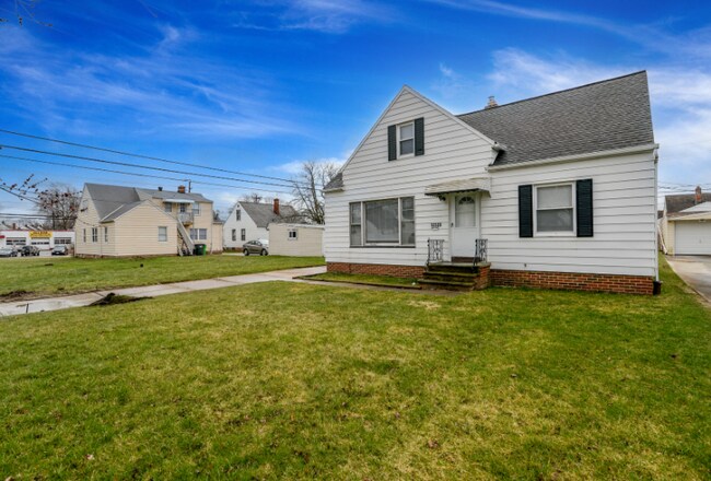 Photo - 12328 Grannis Rd