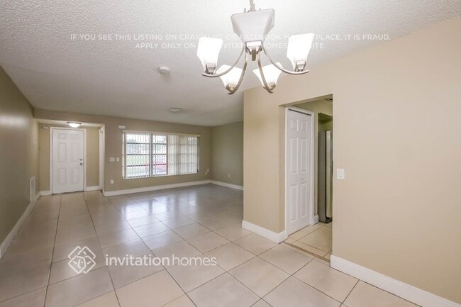 Photo - 8744 Southampton Dr