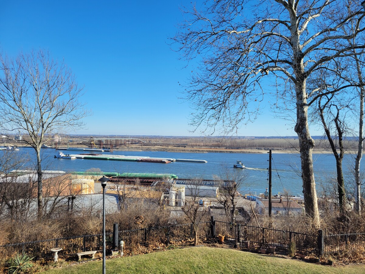 Mississippi River view from 2 floors - 4534 Ohio St Unidad Mississippi River View Rental