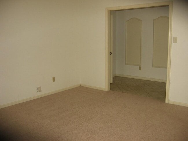 Photo - 25407 Tuckahoe Ln