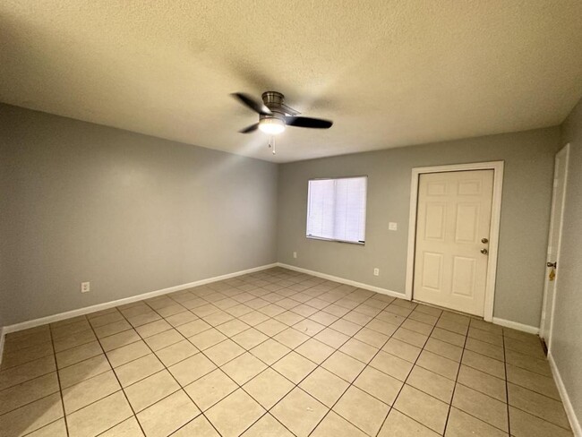 Photo - 709 SE 8th Terrace