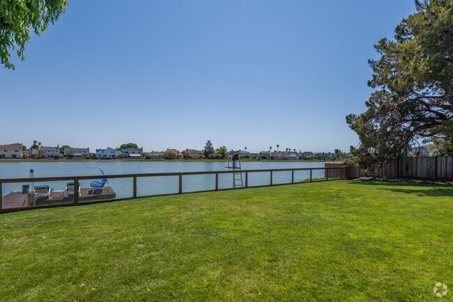 Building Photo - Luxury Waterfront Living with Patio & Fenc... Unit #2 Rental