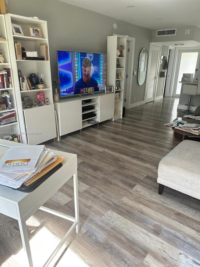 Building Photo - 1350 Atlantic Shores Blvd Unit 305