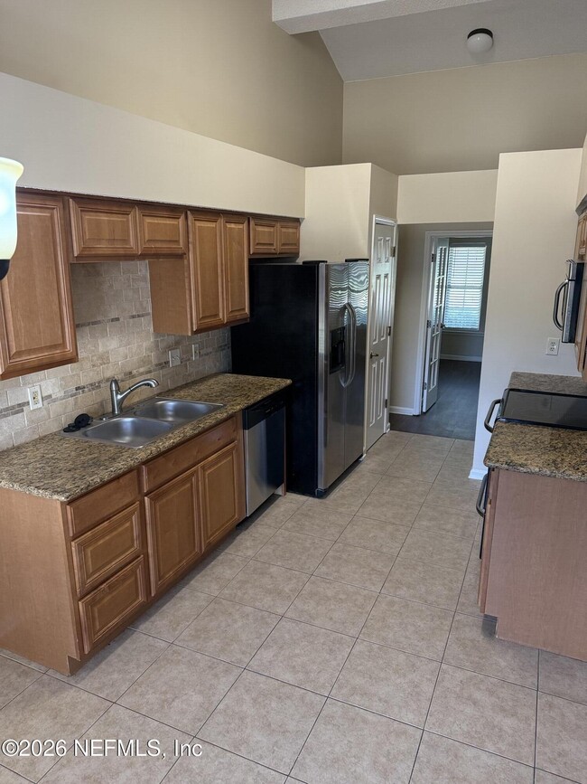 Photo - 487 Springbrook Dr