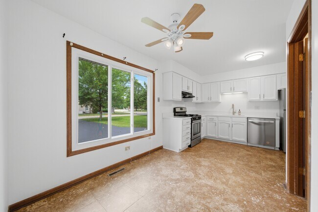 Photo - 152 Dunbar Ln