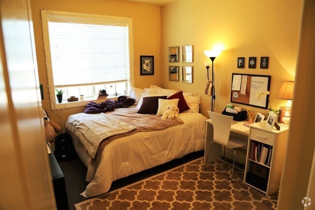 Building Photo - 5 Private Rooms, 4.5 Bathrooms Rental