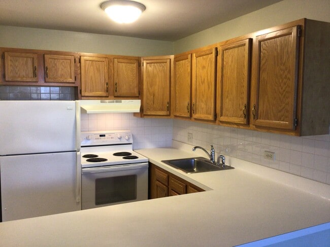 Photo - 1811 Four Lakes Ave