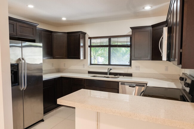 Photo - 1665 Cabot Ln Unit A3