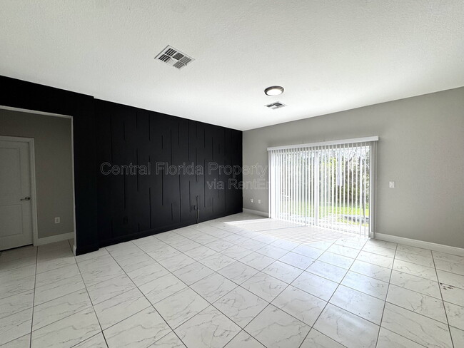 Photo - 1389 Worthington Dr