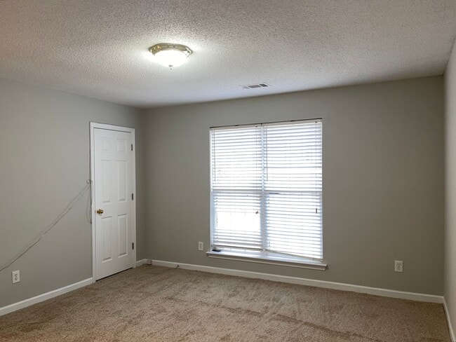 Photo - Updated 4 Bed/2.5 Bath in Great Location!