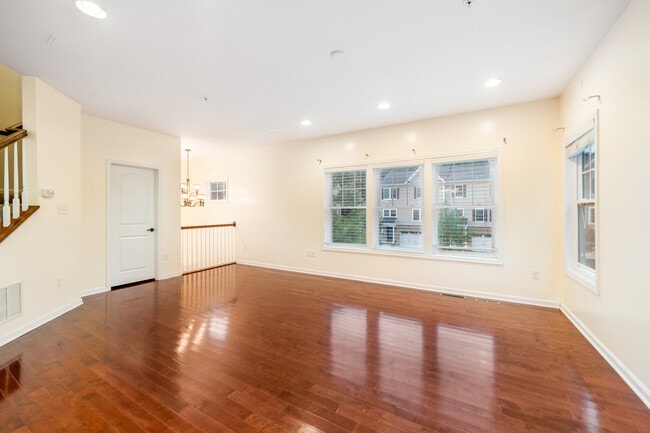 Photo - 3114 Raintree Dr