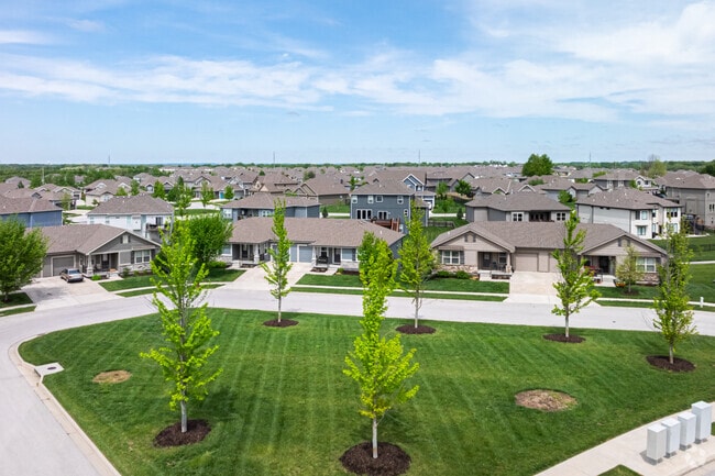 Photo - Colonial Gardens