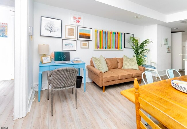 Photo - 5 N Newport Ave