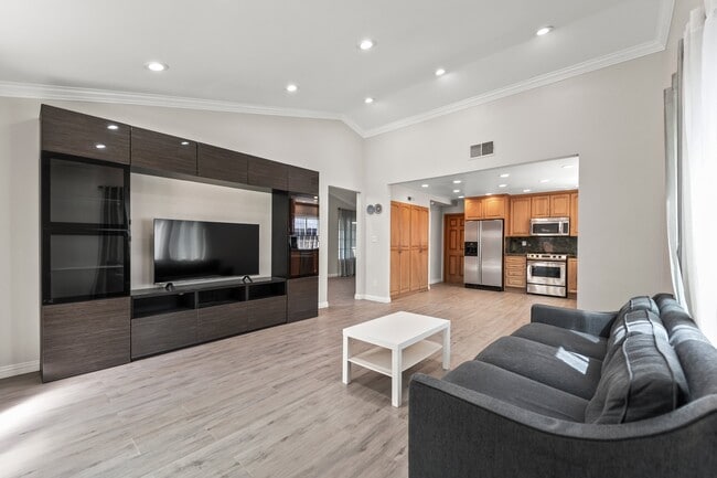 Photo - 7007 Royer Ave